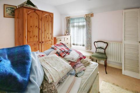 2 bedroom cottage for sale, Lingfield Road, East Grinstead, RH19