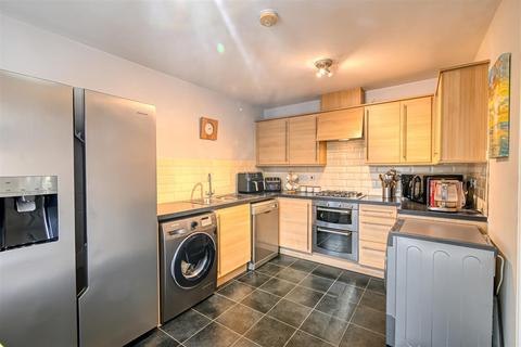 4 bedroom townhouse for sale, 13 Hazledine Way, Bridgnorth