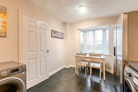 4 bedroom townhouse for sale, 13 Hazledine Way, Bridgnorth