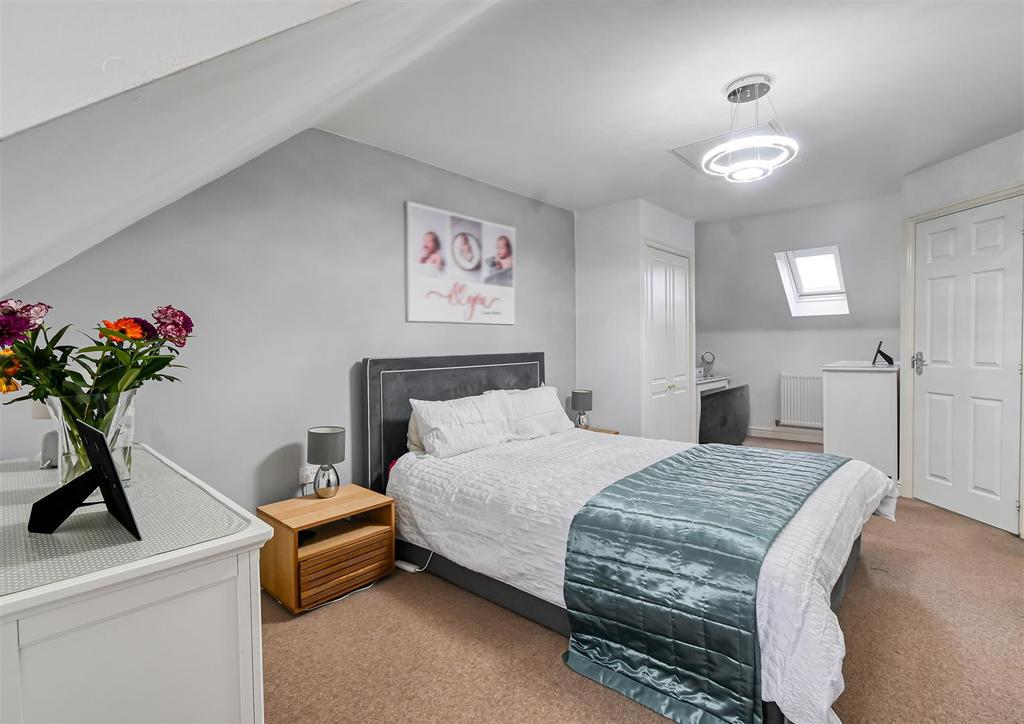 13 Hazledine Way-01.jpg