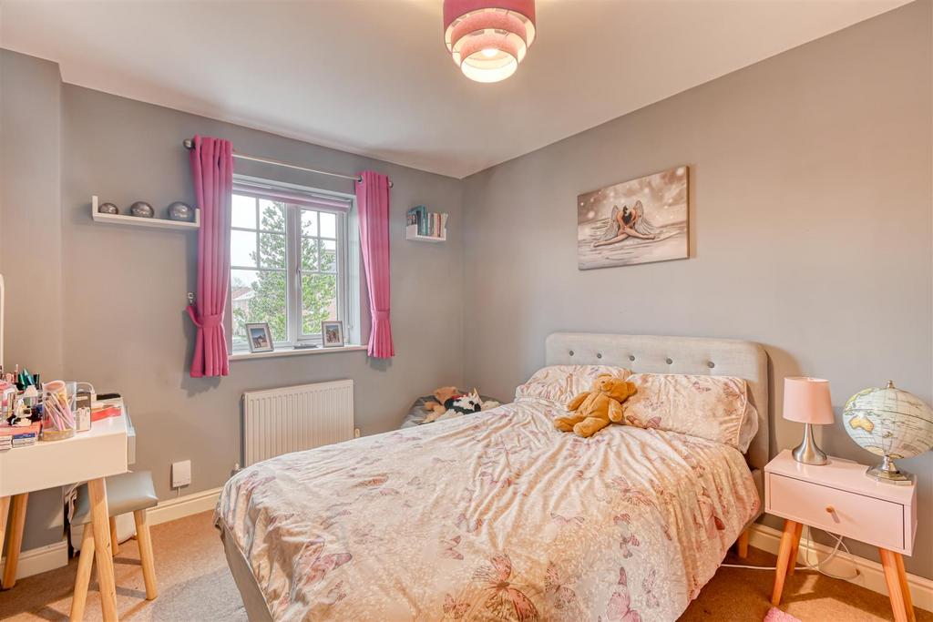 13 Hazledine Way-18.jpg