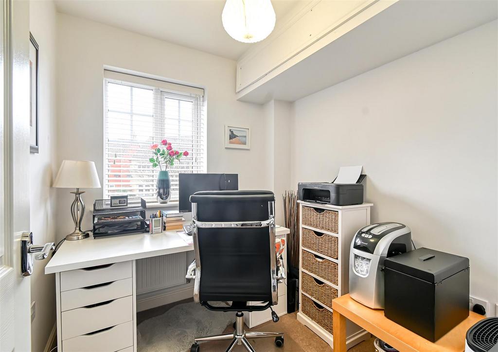 13 Hazledine Way-07.jpg