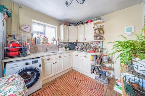 2 bedroom flat for sale, Harrow,  London,  HA3