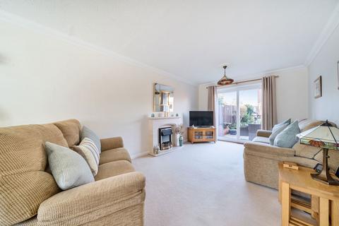 3 bedroom semi-detached house for sale, Sunningdale Gardens, Bognor Regis PO22