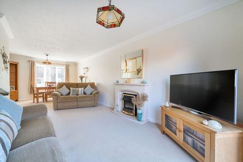 3 bedroom semi-detached house for sale, Sunningdale Gardens, Bognor Regis PO22