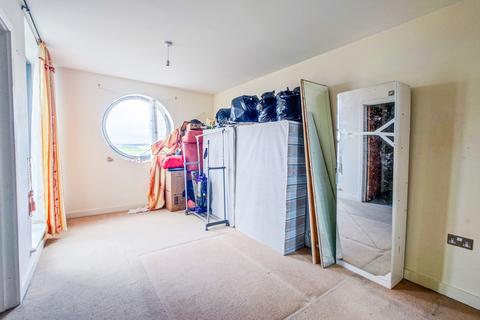 2 bedroom apartment for sale, Hill House, Defence Close, West Thamesmead, SE28