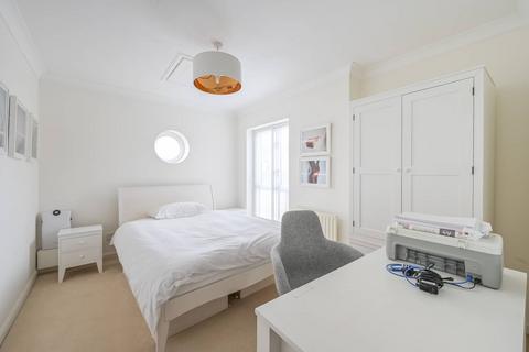 2 bedroom flat for sale, Magdalen House, Royal Docks, London, E16