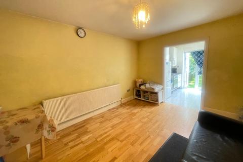 2 bedroom maisonette to rent, Rayners Lane, Harrow HA2