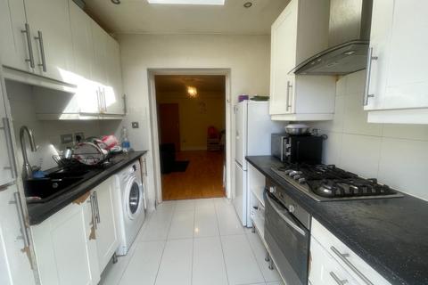 2 bedroom maisonette to rent, Rayners Lane, Harrow HA2