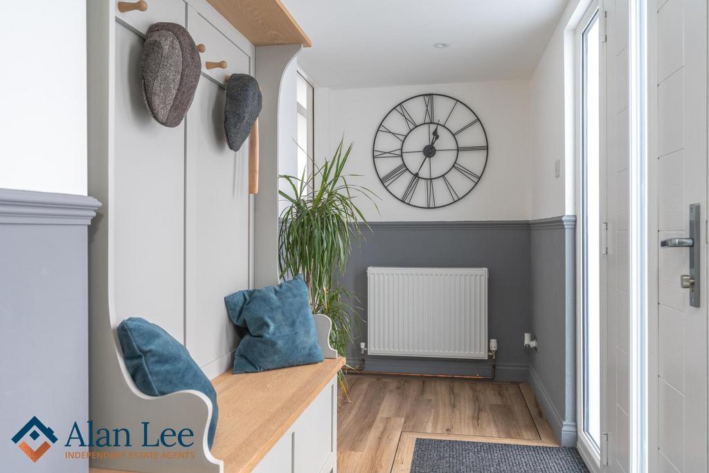 Entrance Porch/Hall