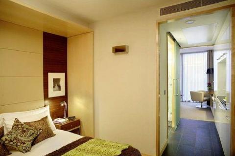 1 bedroom property for sale, Park Plaza County Hall, South Bank SE1