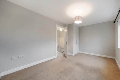 6 Flax Crescent, Carterton, OX18 1NA