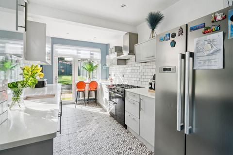 54 King Edward Road, Watford, WD19 4DL
