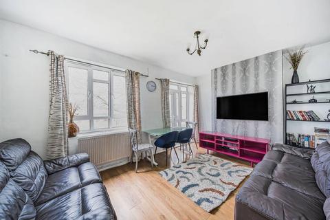 2 bedroom flat for sale, Weir Road, Balham, London, SW12