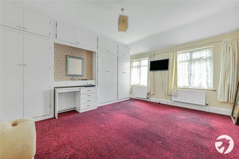 31 Watermead Road, London, SE6 3DL