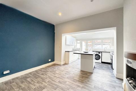 2 bedroom terraced house for sale, Holcombe Road, Bury BL8