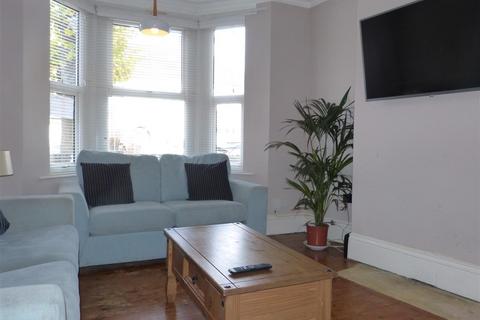 1 bedroom ground floor flat to rent, Halifax Road, Enfield