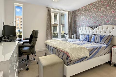 2 bedroom flat for sale, Rudduck Way, Cambridge CB3