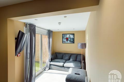 undefined, Benedict Square, Coventry, CV2