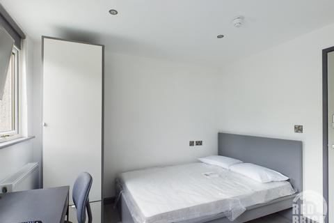undefined, Benedict Square, Coventry, CV2