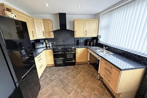 5 bedroom semi-detached house for sale, Brighton Grove, North Shields, North Tyneside