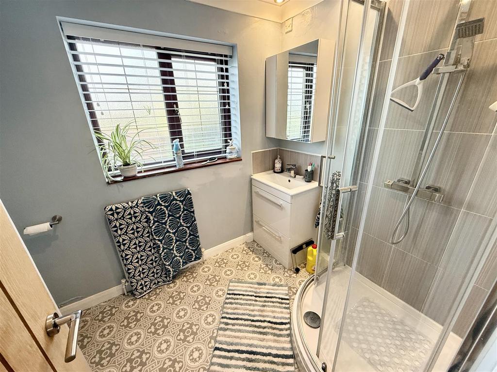 En suite shower room