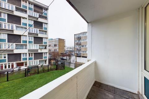 4 bedroom flat to rent, Mace Street, London E2