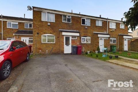 3 bedroom terraced house for sale, Pennine Road, Slough, Berkshire, SL2