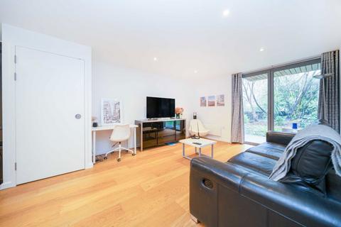 1 bedroom flat for sale, Hornsey Road, London N7