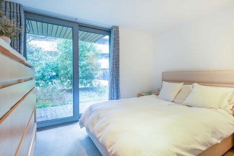 1 bedroom flat for sale, Hornsey Road, London N7