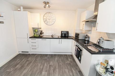 2 bedroom apartment for sale, Harrow Close, Bedford, MK42