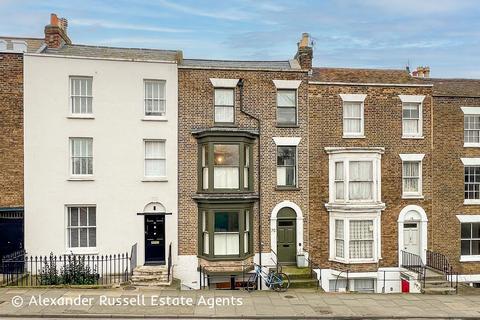 1 bedroom flat for sale, Trinity Square, Margate, CT9