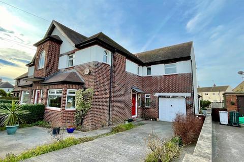 3 bedroom end of terrace house for sale, Maesdu Road, Llandudno