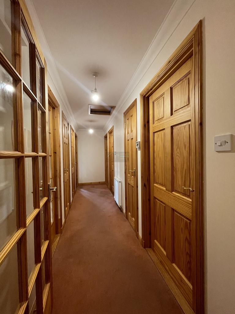 Hallway.JPG
