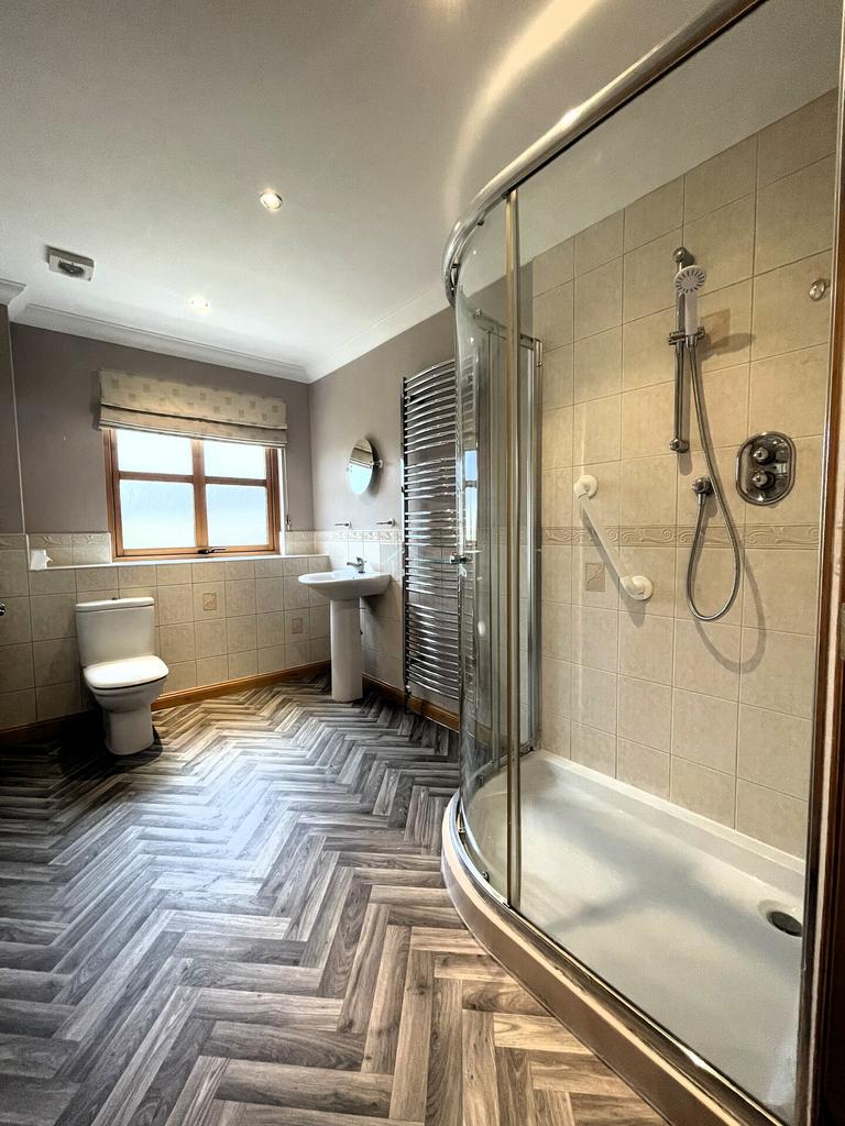Shower Room.JPG