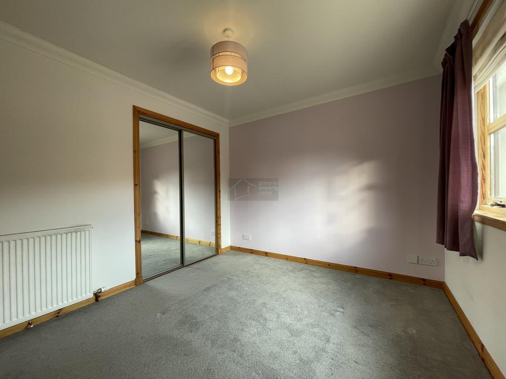 Bedroom 1b.JPG
