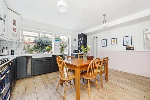 33a Kenmure Road, London, E8 1JU