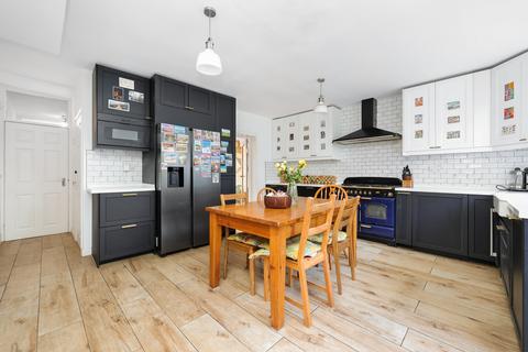 33a Kenmure Road, London, E8 1JU