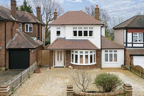 214 Forest Edge, Buckhurst Hill, IG9 5AF