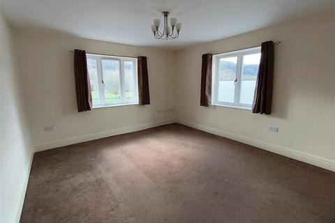 2 bedroom flat to rent, Conwy Terrace, Llanrwst