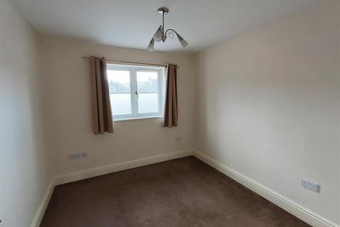 2 bedroom flat to rent, Conwy Terrace, Llanrwst