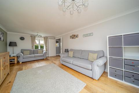 21 Britannia Close, Bowerhill, Melksham, SN12 6WB