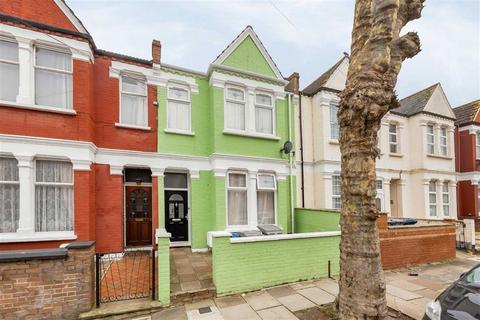 2 bedroom flat for sale, Larch Road, London NW2