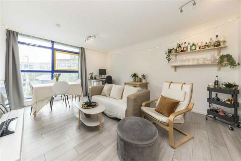 3 bedroom flat for sale, Sweden Gate, London SE16