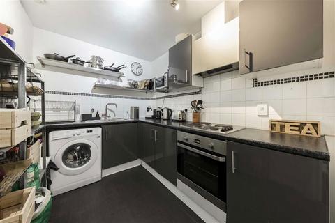 3 bedroom flat for sale, Sweden Gate, London SE16