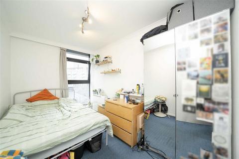 3 bedroom flat for sale, Sweden Gate, London SE16