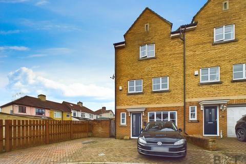 5 bedroom end of terrace house for sale, Blue Falcon Road, Bristol BS15