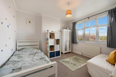 15 Sparrow Farm Road, Epsom, KT17 2JJ