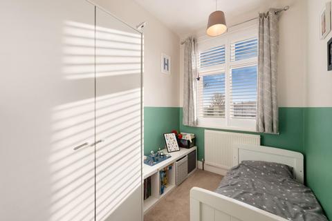 15 Sparrow Farm Road, Epsom, KT17 2JJ