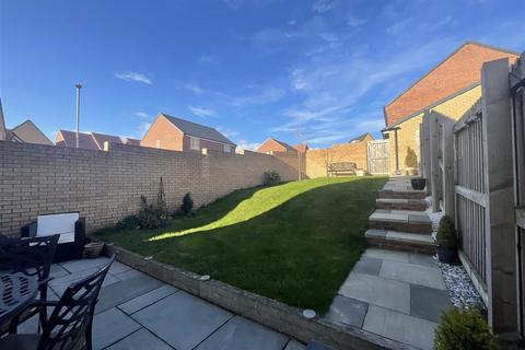 4 bedroom detached house for sale, Millfields Drive, Scarborough